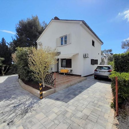 Lovely Studio Malina Close To The Beach Veglia Exterior foto