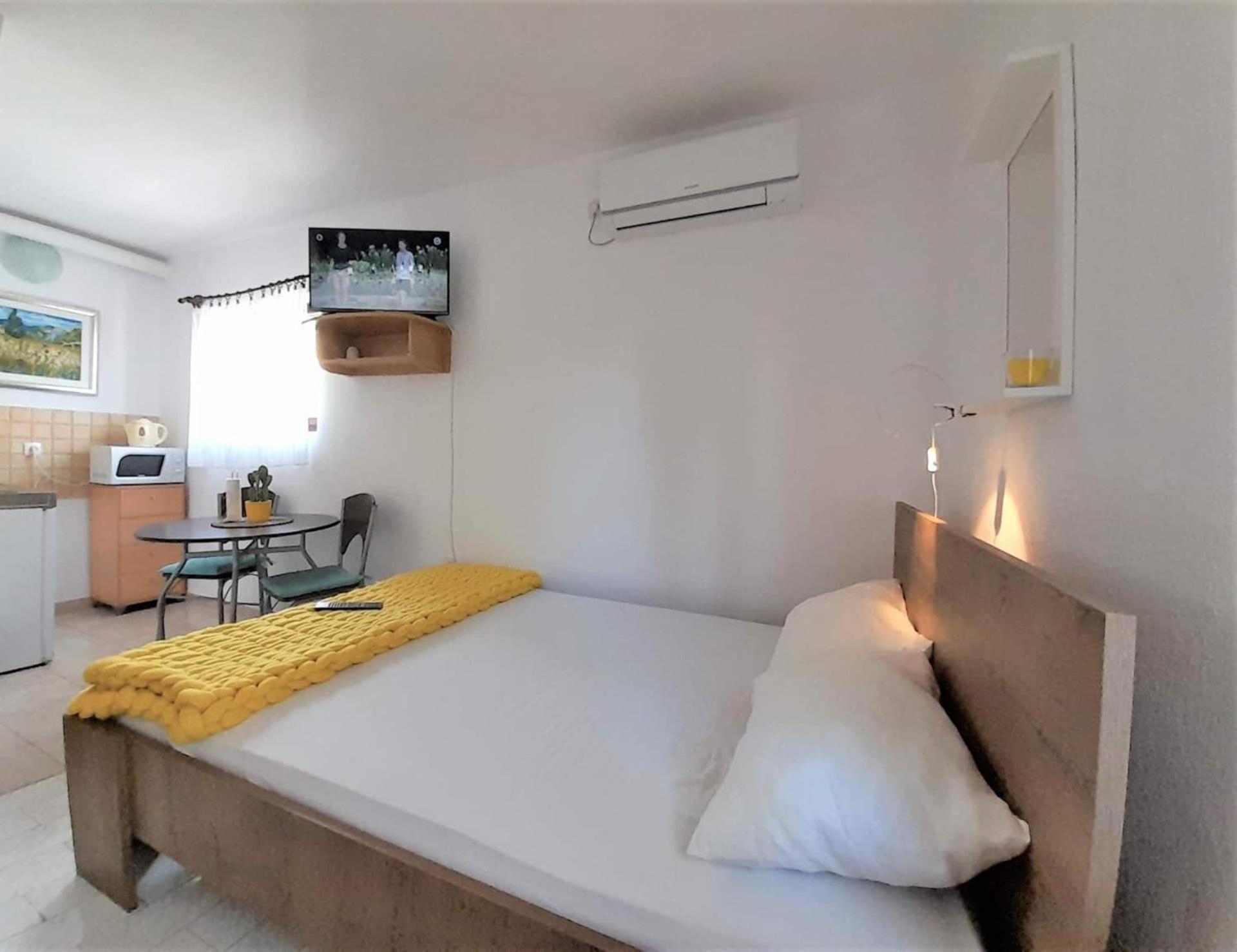 Lovely Studio Malina Close To The Beach Veglia Exterior foto