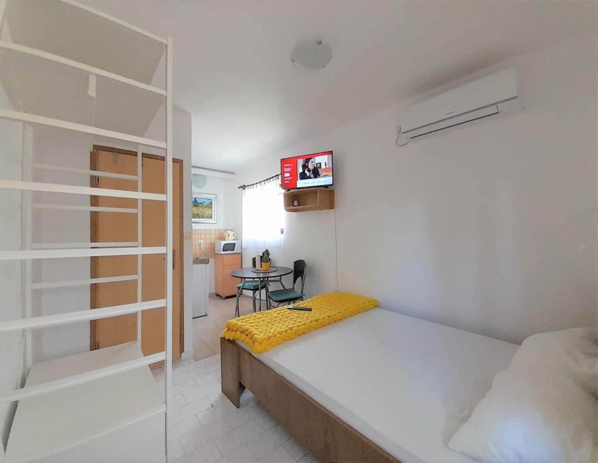 Lovely Studio Malina Close To The Beach Veglia Exterior foto
